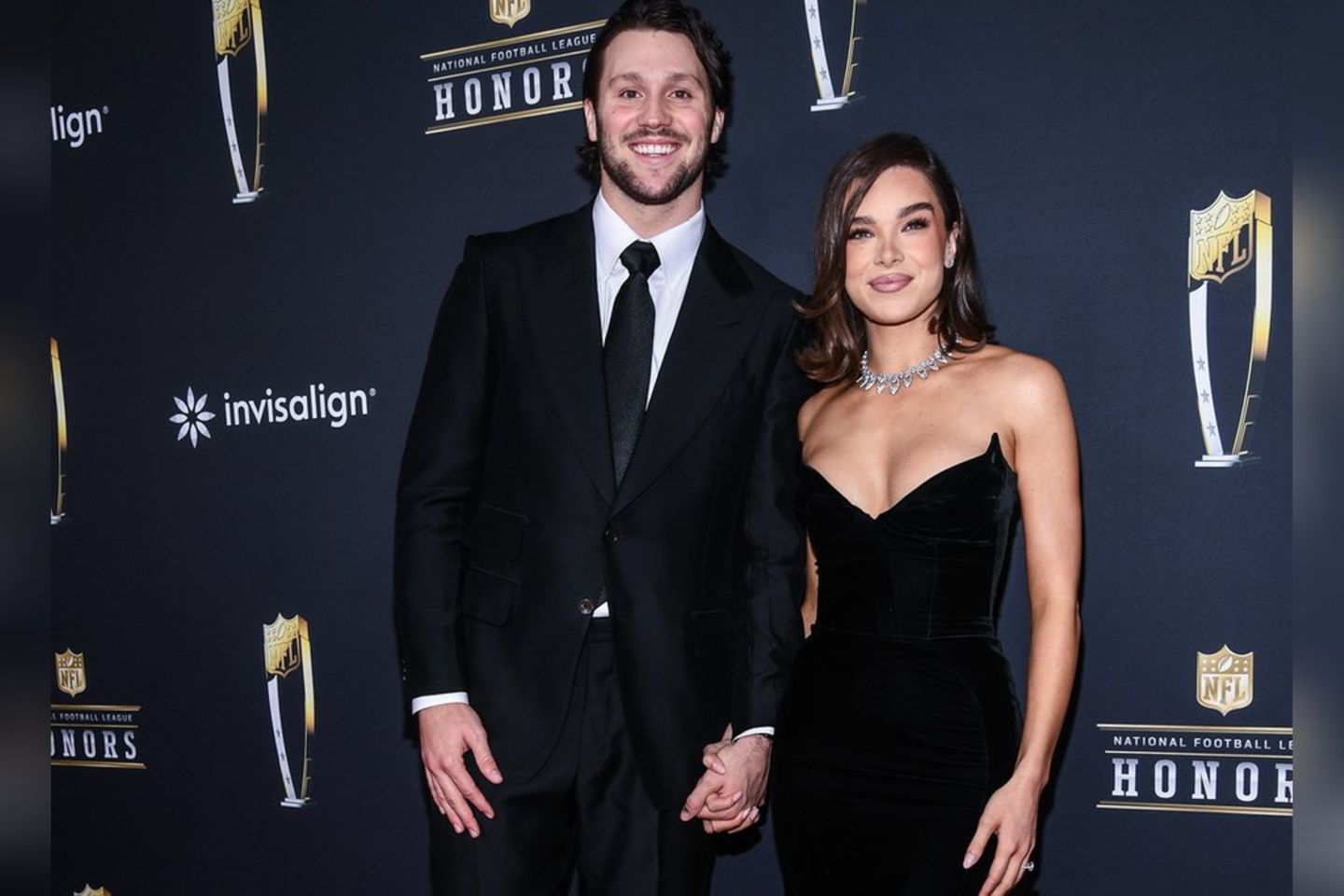 SHOCK: Josh Allen moved people when he expressed his pride and special feelings for his wife Hailee Steinfeld's talented acting ability. The Buffalo Bills star admitted that he was "speechless" when witnessing Hailee's emotional and profound transformations on screen. Allen not only admires his wife's acting talent but also...