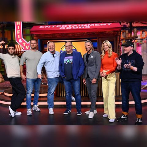 Das Teilnehmerfeld der ersten Sonderausgabe von "Du gewinnst hier nicht die Million bei Stefan Raab".