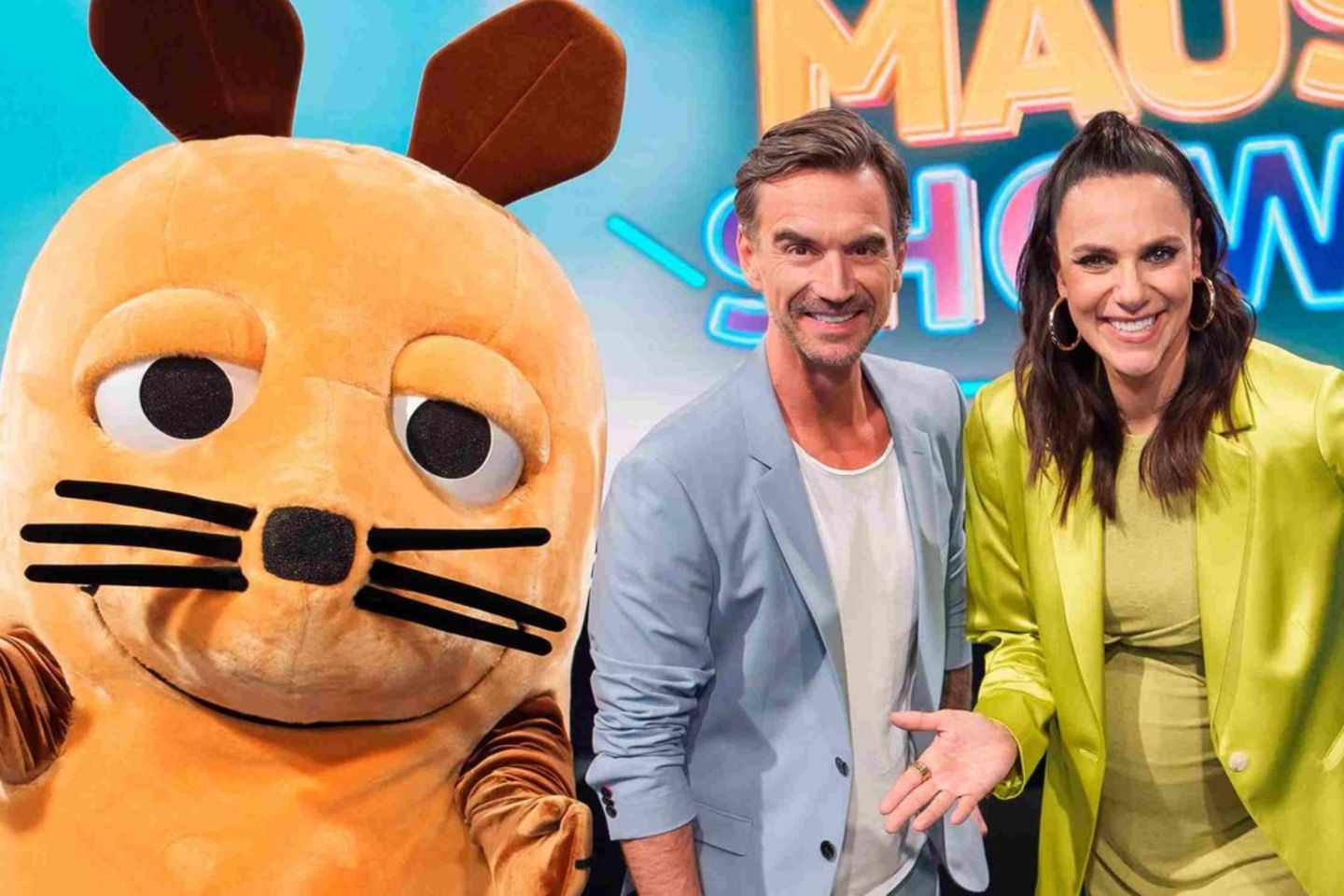 Esther Sedlaczek kurz vor der Babypause Anfang Mai beim Fotoshooting als Teil der Dressprobe für